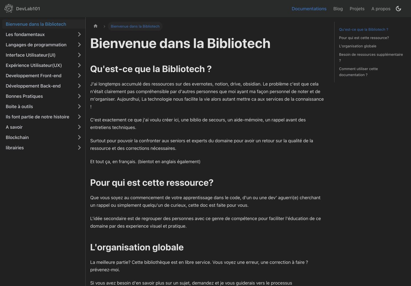 Interface réelle de la Bibliotech DevLab101 avec ses parcours de développement web.
